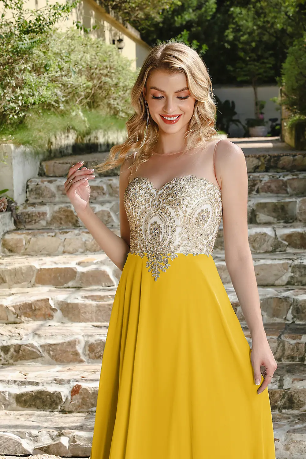 MisShow A-Line Bridesmaid Dress Sheer Collar Sleeveless Backless Party Dresses Gold Lace Appliques Chiffon Wedding Formal Gowns