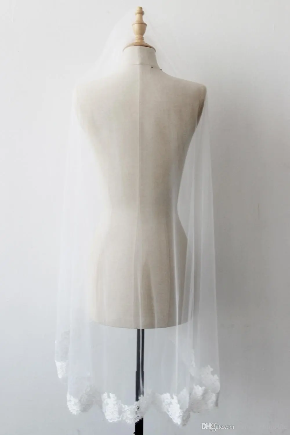 Simple Elegant White Ivory Elegant Ribbon Lace Edge Wedding Veil Wedding Accessories Short For Bridal Veil Vestido De Noiva