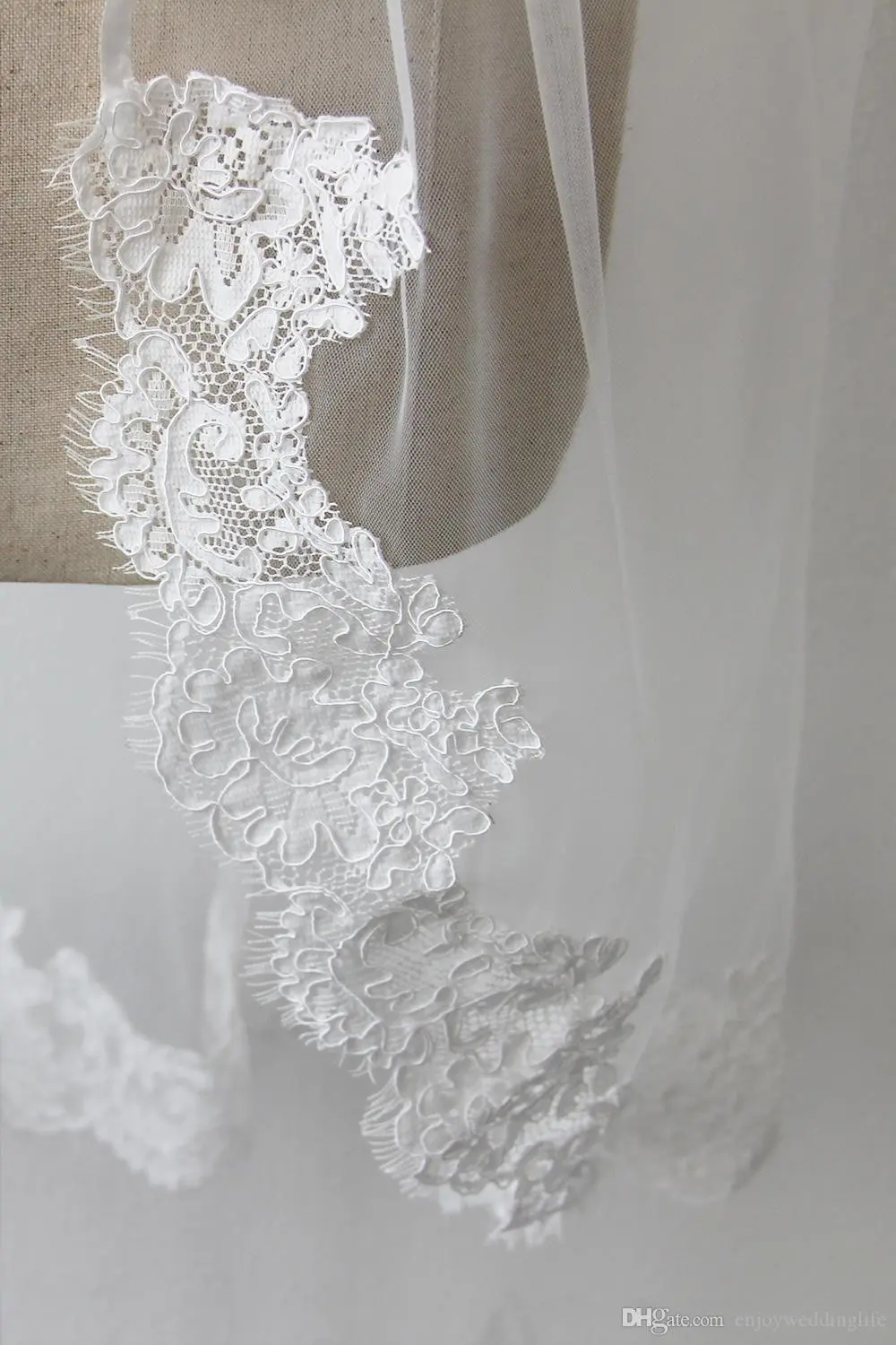 Simple Elegant White Ivory Elegant Ribbon Lace Edge Wedding Veil Wedding Accessories Short For Bridal Veil Vestido De Noiva
