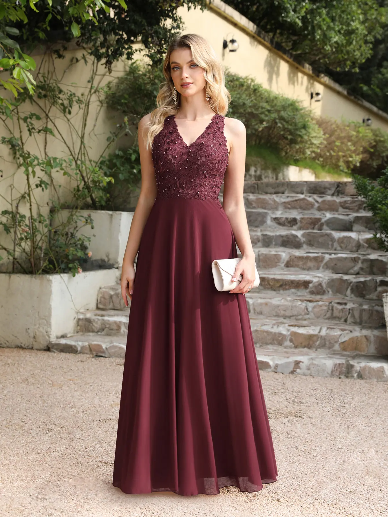 MisShow Sleeveless Bridesmaid Dresses Pearls Lace Appliques V-Neck Halter Evening Dress Sheer Backless A-Line Party Long Vestido