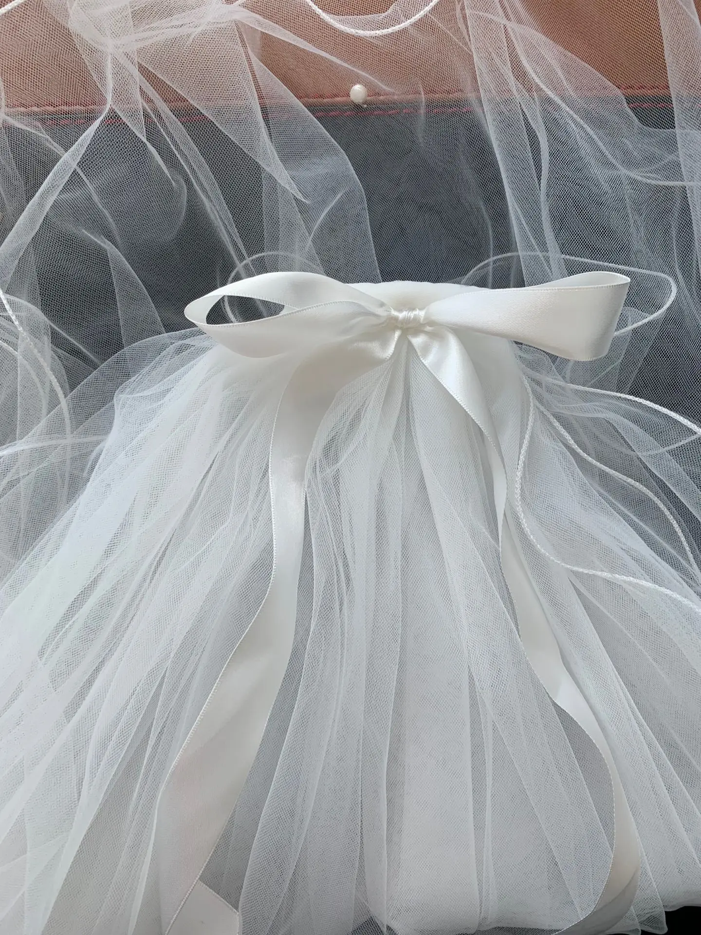 MisShow Tulle Pearls Veils With Comb Vintage Multi-layer Sheer Beading Pencil Edge Bow Veil Elbow Length Wedding Bridal Veils