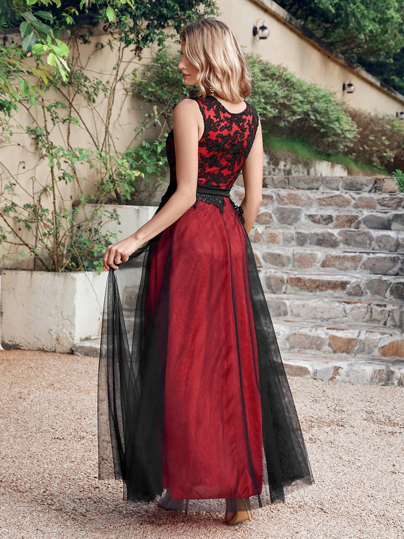 Elegant Crew Neck Lace Evening Dresses Tulle Appliques Sleeveless Illusion Long A Line Formal Party Prom Gowns Vestido De Festa