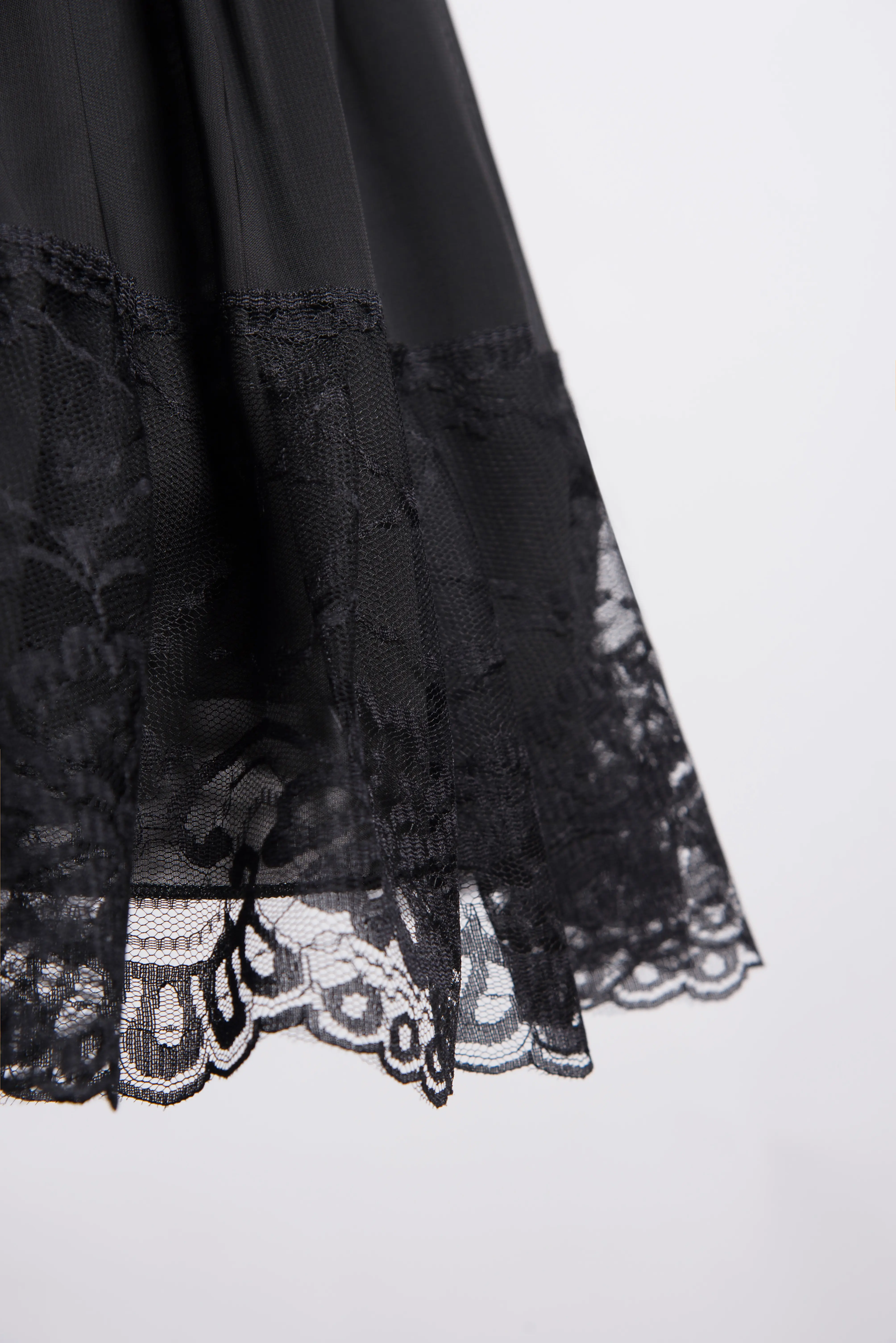 White Black Taffeta Petticoat Layered Lace Ruffled Trim Short Tutu Skirt Elastic Waist Lolita Cosplay Ball Gown Underskirt