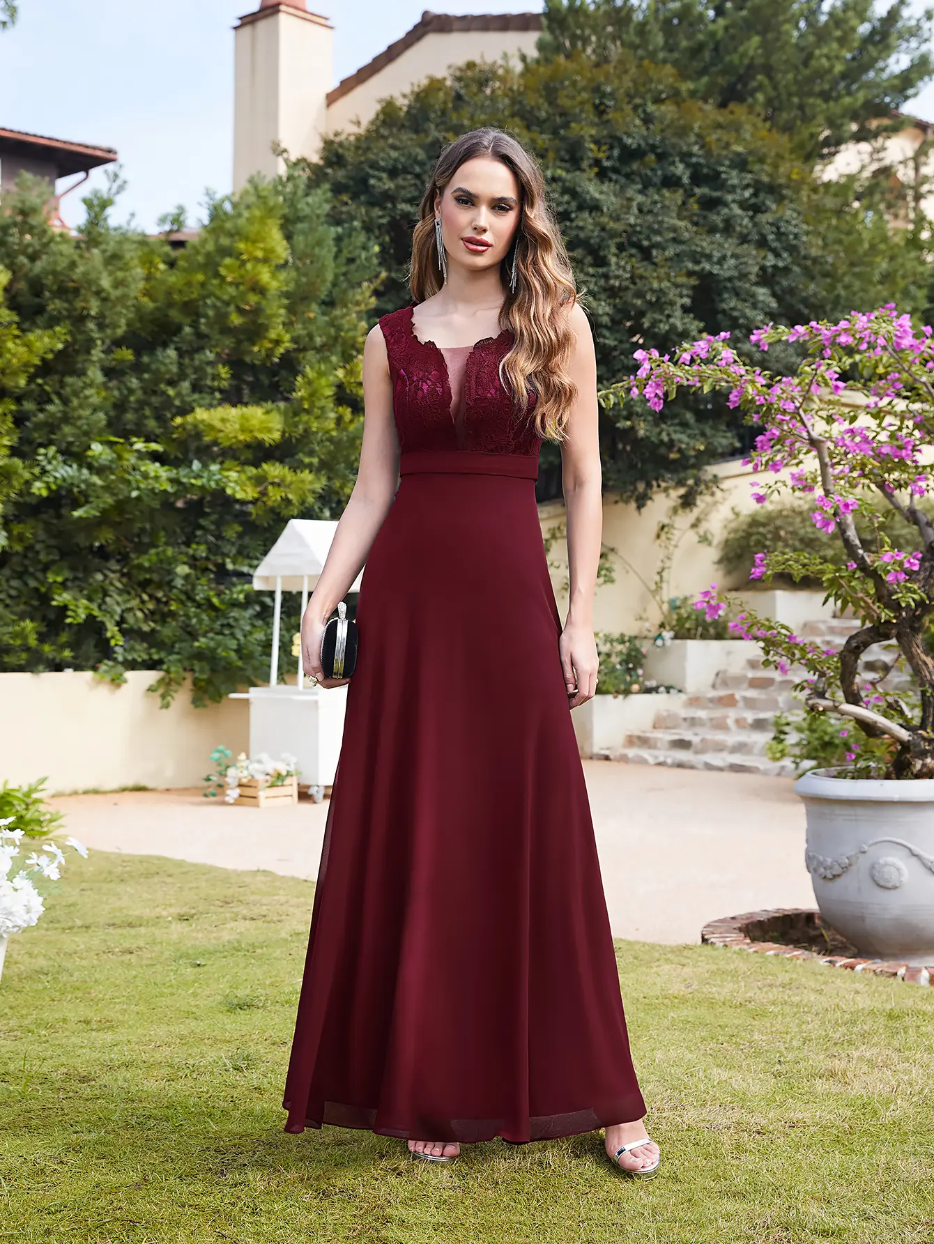 MisShow Mother Of The Bride Dresses Floral Lace Appliques Sheer Scoop Collar Sleeveless Evening Dress Chiffon Empire Long Gowns