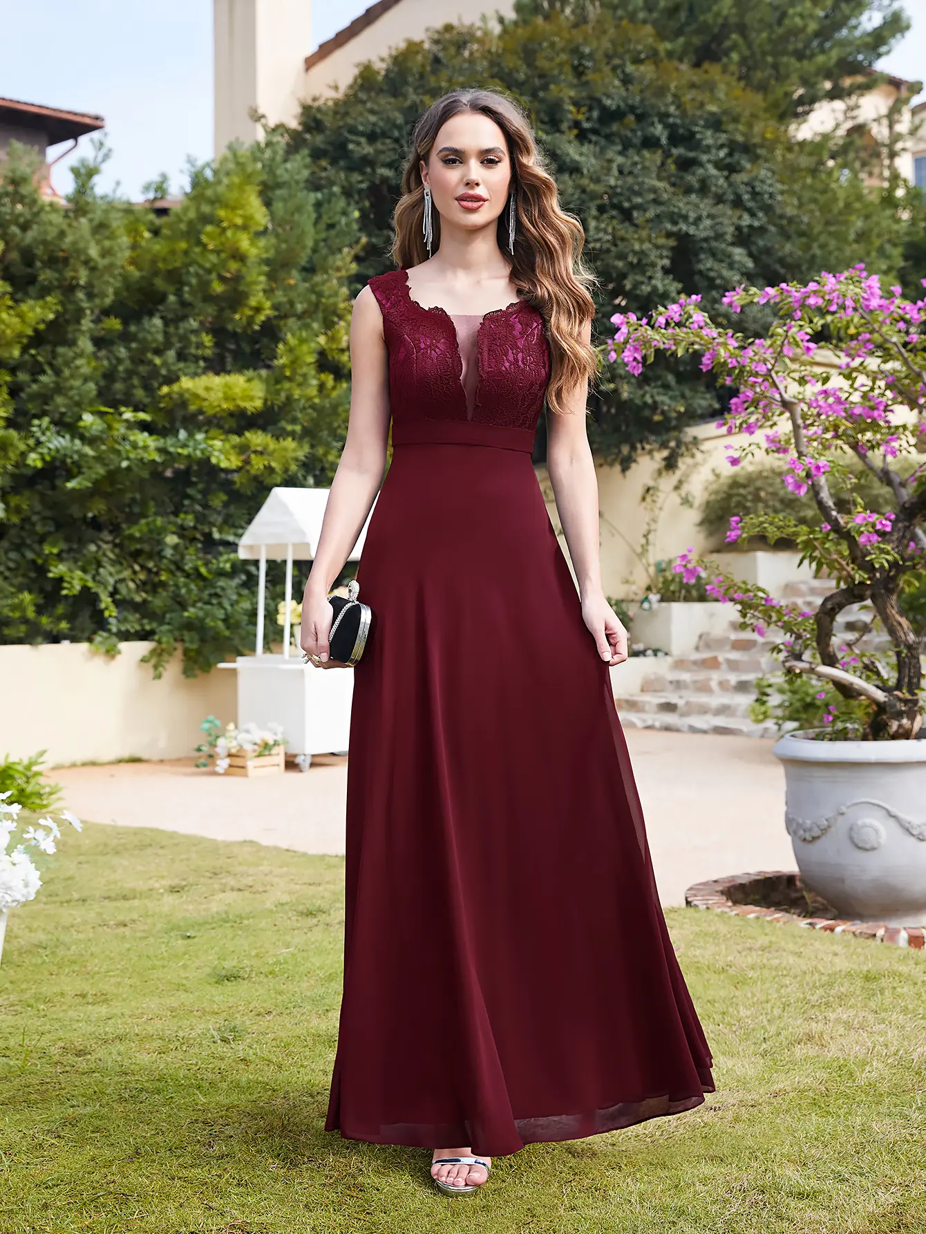 MisShow Mother Of The Bride Dresses Floral Lace Appliques Sheer Scoop Collar Sleeveless Evening Dress Chiffon Empire Long Gowns