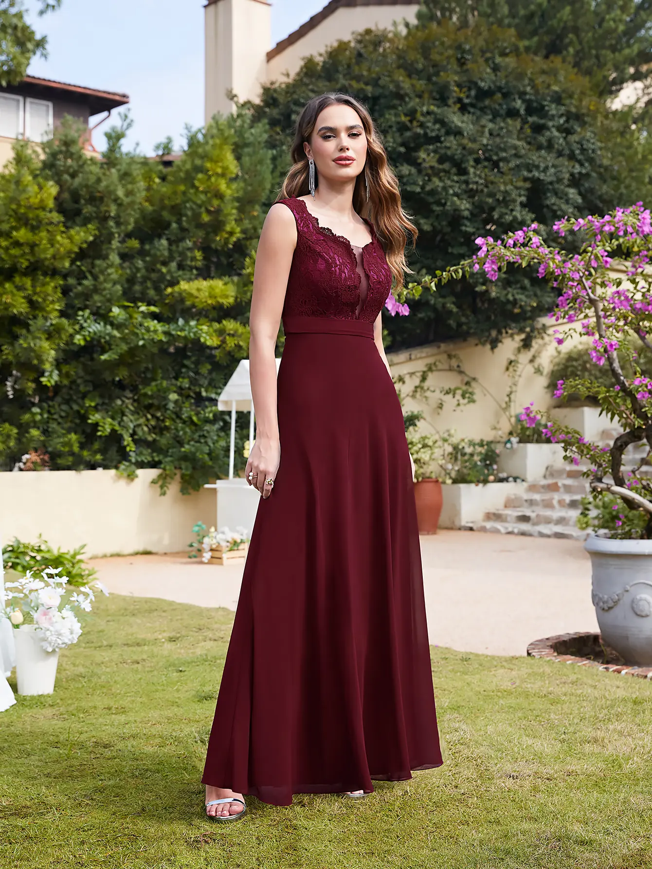 MisShow Mother Of The Bride Dresses Floral Lace Appliques Sheer Scoop Collar Sleeveless Evening Dress Chiffon Empire Long Gowns