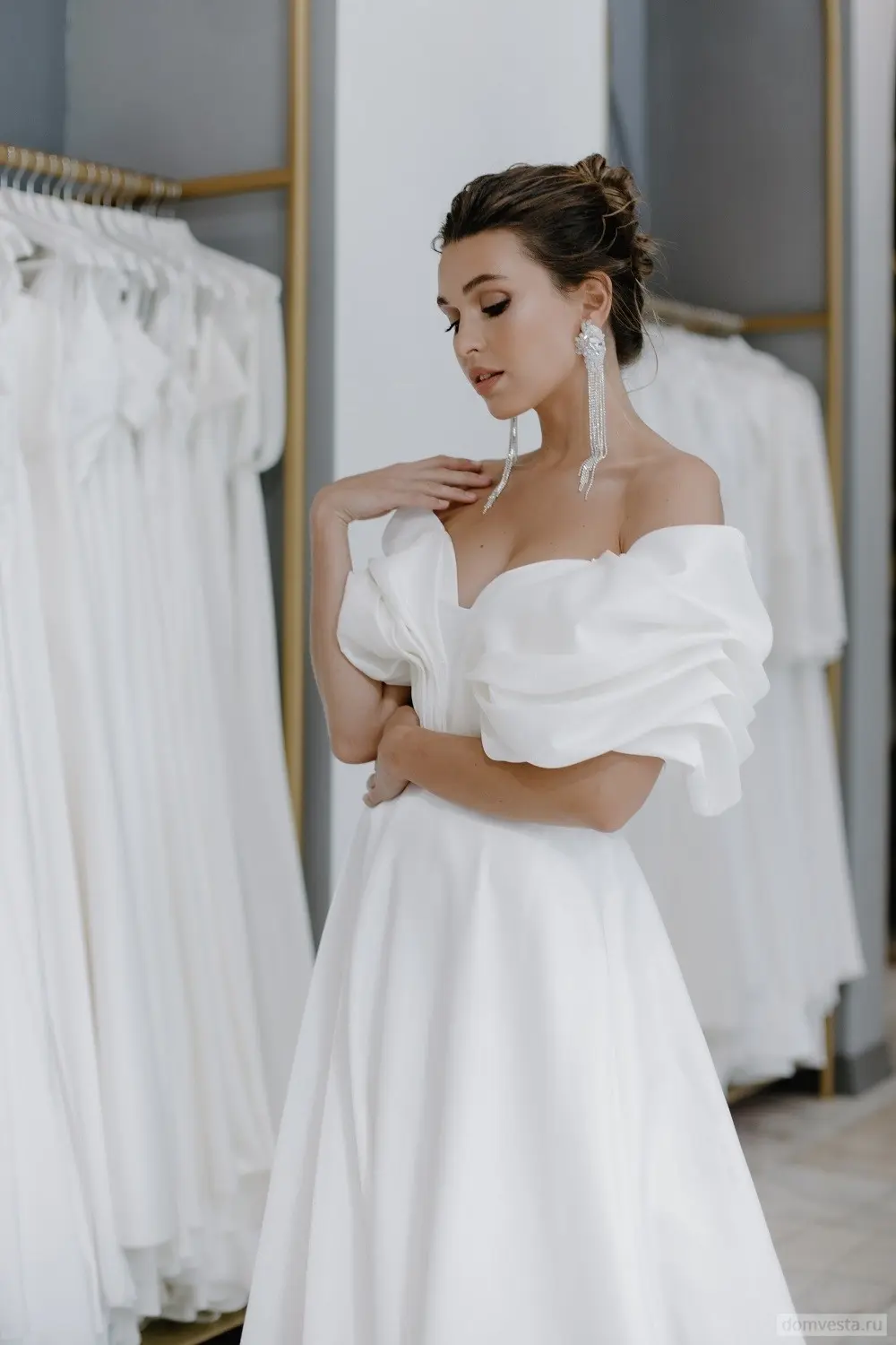 Charming Off The Shoulder Pleat Sweetheart Satin A Line Wedding Dresses Corset Back Sweep Train Custom  Made Vestido De Noival