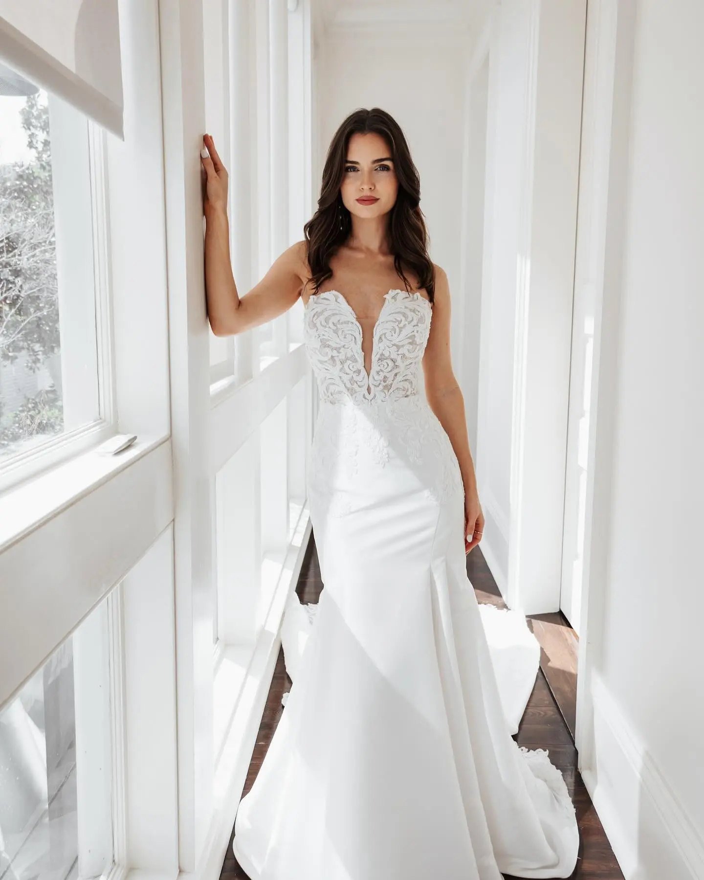 Sexy V-neck Lace Applique Sheath Wedding Dresses Custom Made Bridal Grown Vestido De Noival