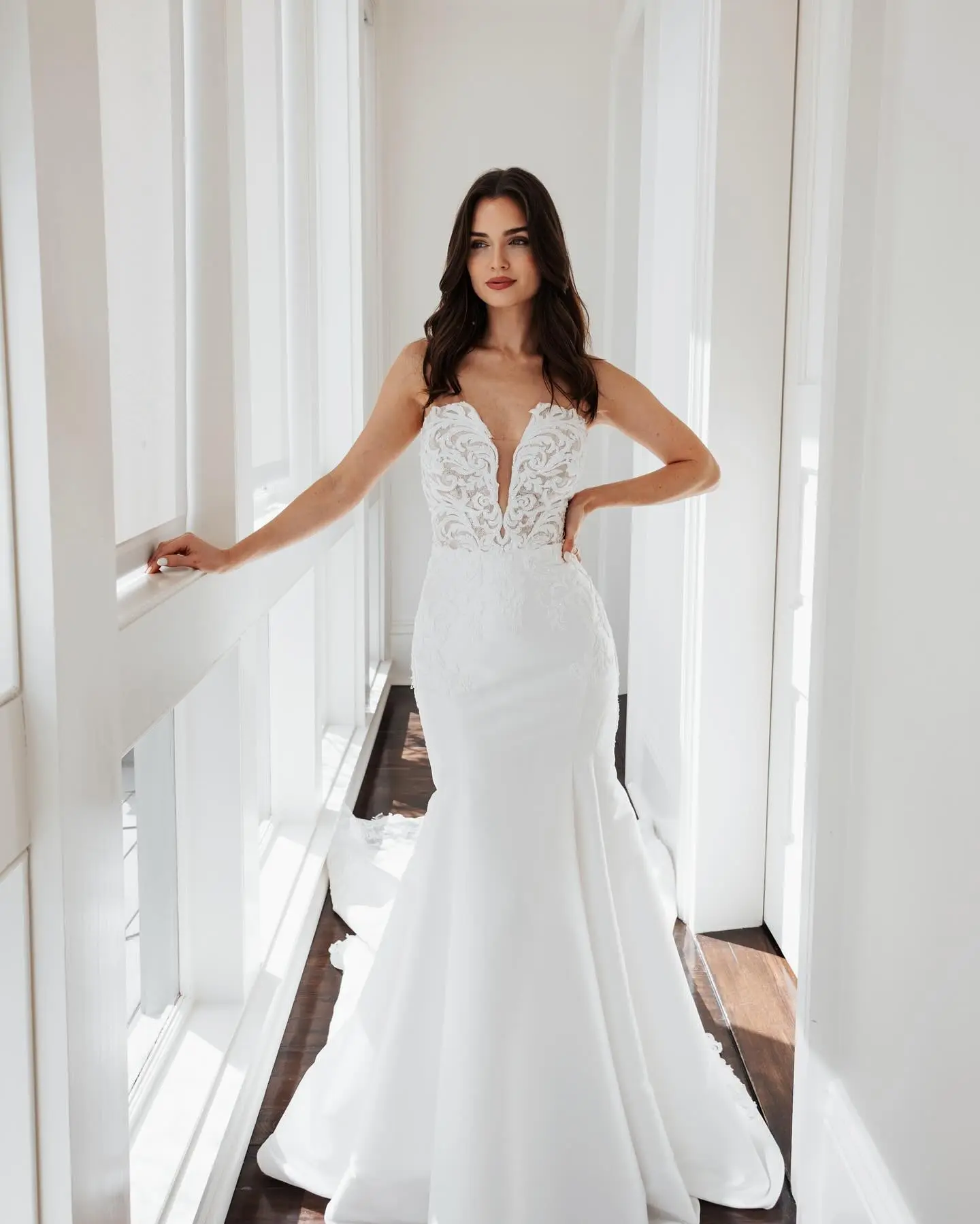 Sexy V-neck Lace Applique Sheath Wedding Dresses Custom Made Bridal Grown Vestido De Noival