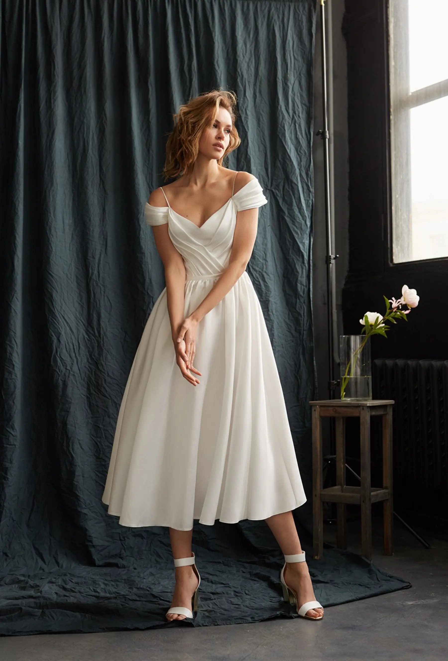 Simple Off The Shoulder Pleart Sweethart Tea Length Satin Brial Grown A Line Wedding Dresses Custom Made 2026 Vestido De Noival