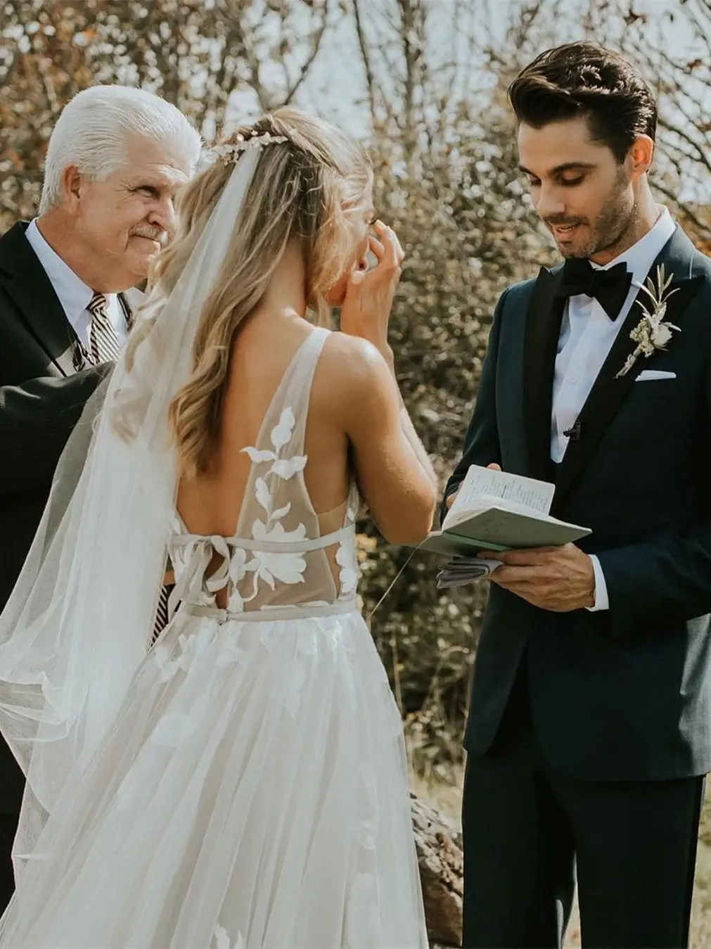 Two Straps V-neck Exposed Boning Grey Tulle Wedding Dress Boho A-line Backless Elegant Floral Appliques Sexy Bridal Dress