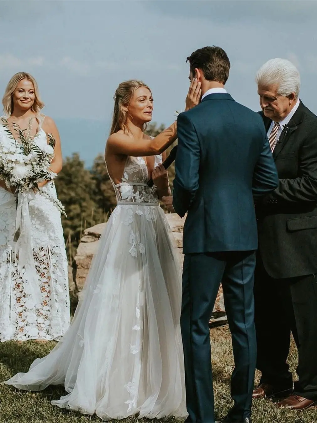 Two Straps V-neck Exposed Boning Grey Tulle Wedding Dress Boho A-line Backless Elegant Floral Appliques Sexy Bridal Dress
