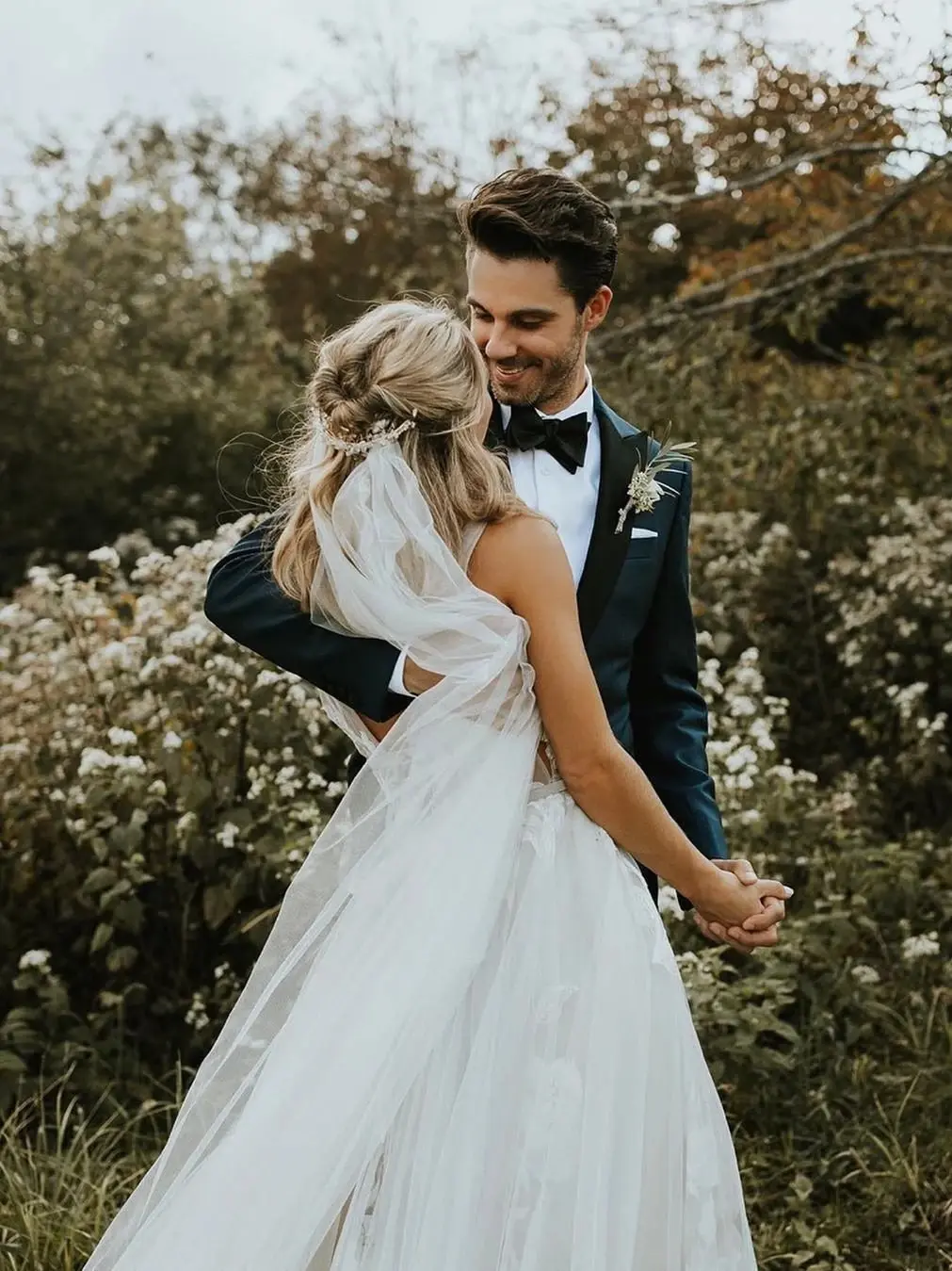 Two Straps V-neck Exposed Boning Grey Tulle Wedding Dress Boho A-line Backless Elegant Floral Appliques Sexy Bridal Dress