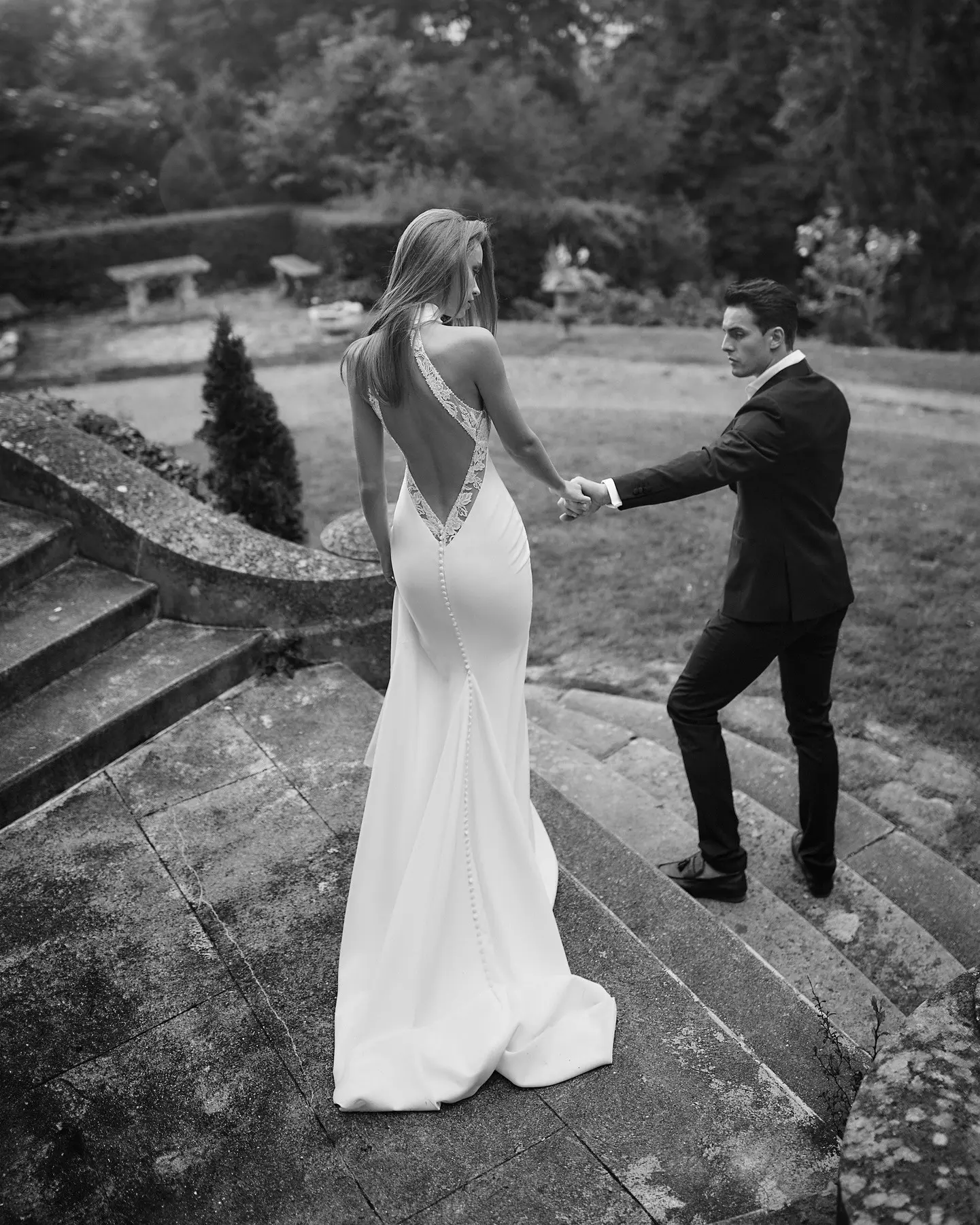 Sexy Halter Satin Sheath Wedding Dresses  Lace Aroudn Backless  Sheath Wedding Dresses CUstom Made Bridal Grown 2025 Vestido De