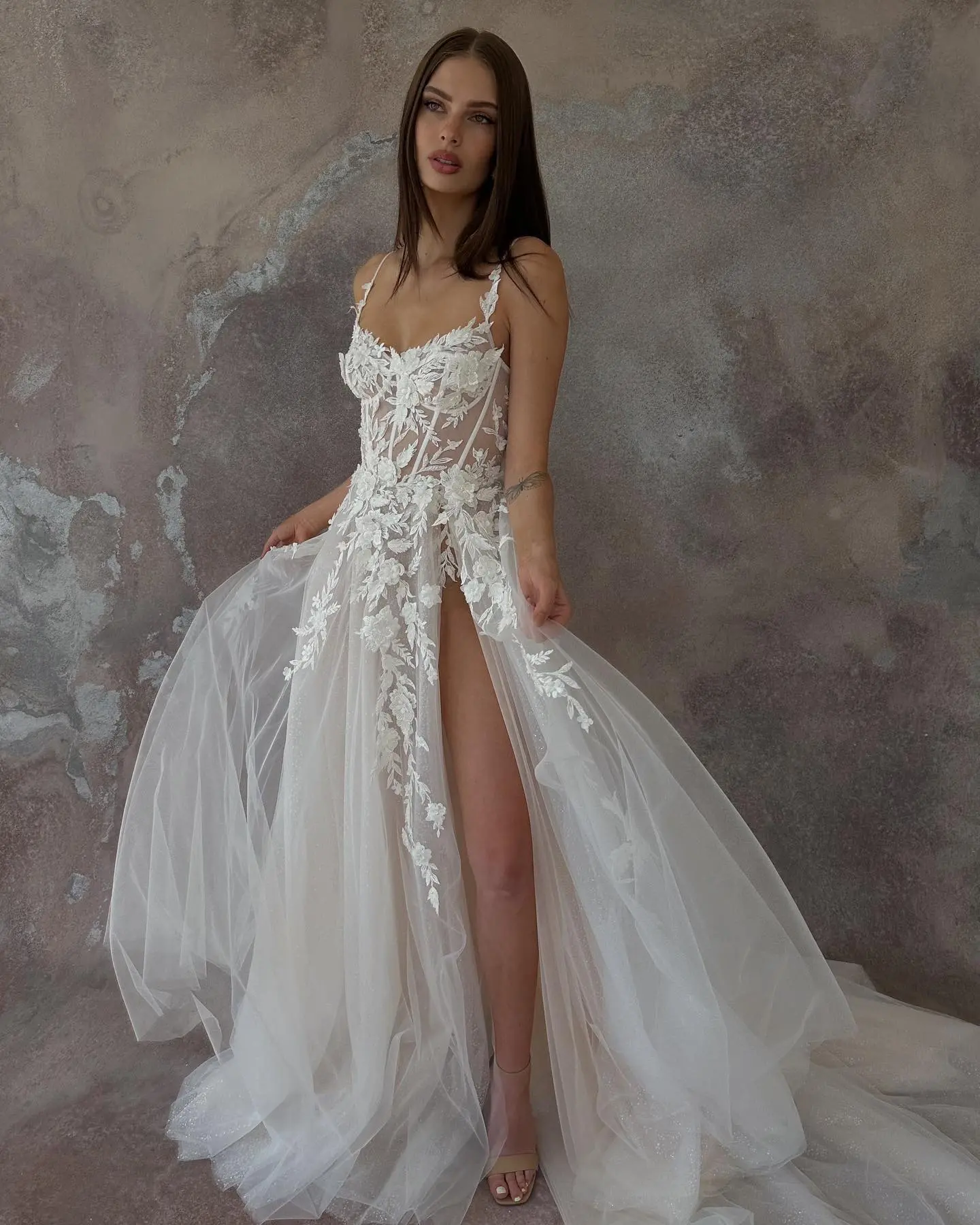 Elegant  Spaghetti Straps Lace Applique Sweetheart A Line Wedding Dresses Side Slit Custom Made 2023 Rode De Morrie