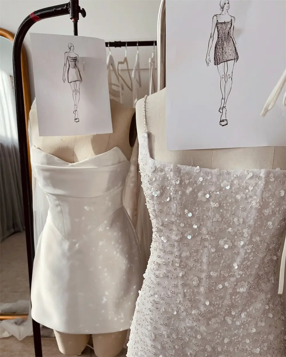 Simple V-neck Pleat Satin Short /Mini Sheath Wedding Dresses Custom Made Bridal Grown 2026 Rode De Morrie