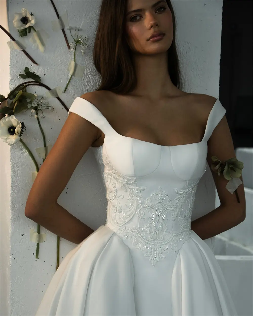 Luxurious Two Straps Scoop Lace Applique Satin Bridal Grown A Line Wedding Dresses Sweep Train Custom Made 2026 Rode De Morri