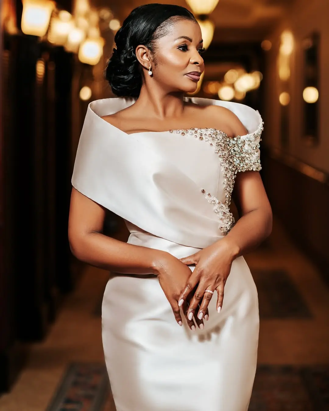 Sophisticated  Off the Shoulder Beaded Satin Sheath Wedding Dresses Custom Made 2026 Vestido De Noival