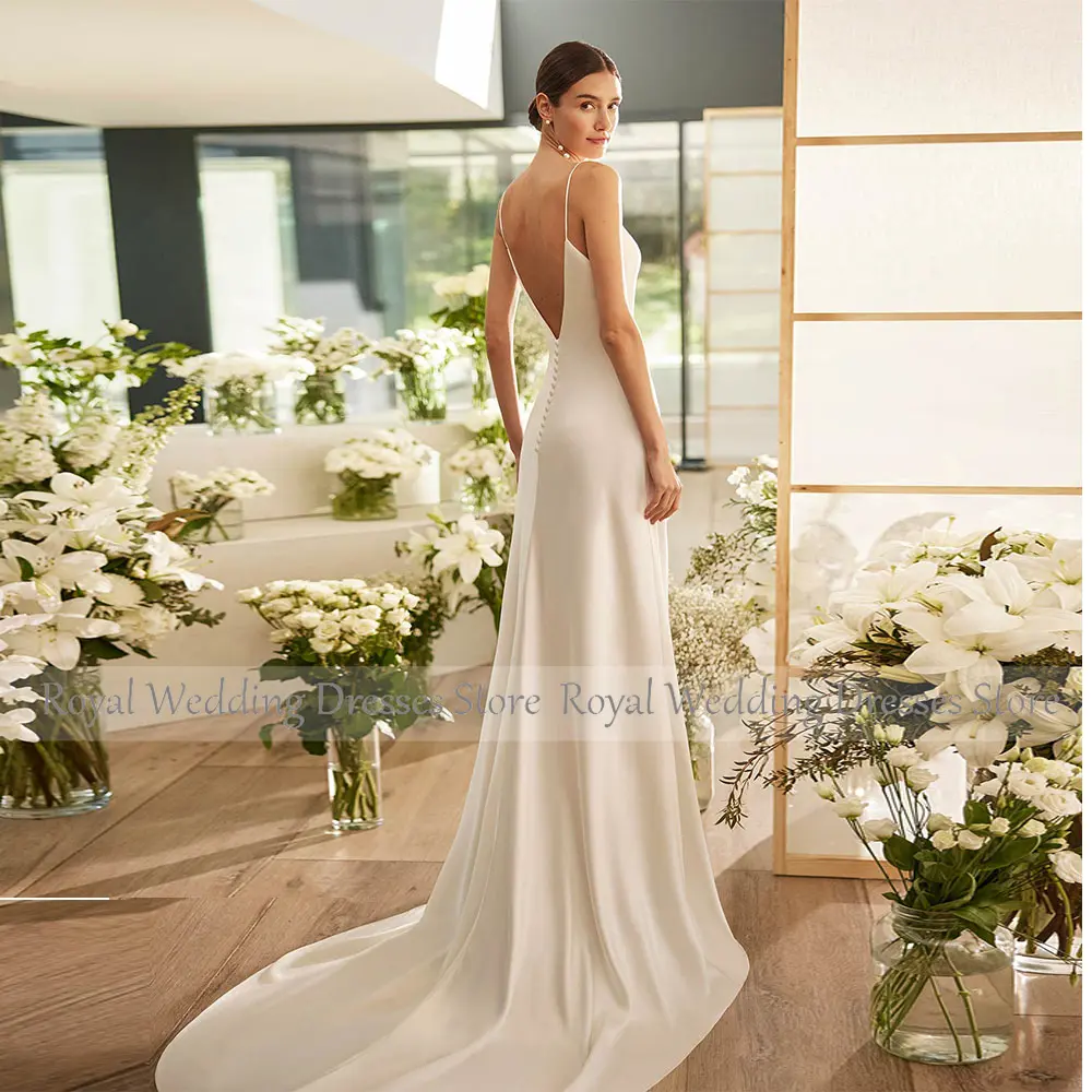 Modern Ivory V Neck Wedding Dresses for Women Spaghetti Straps A Line Wedding Gowns Long Backless Simple Bridal Dress 2025