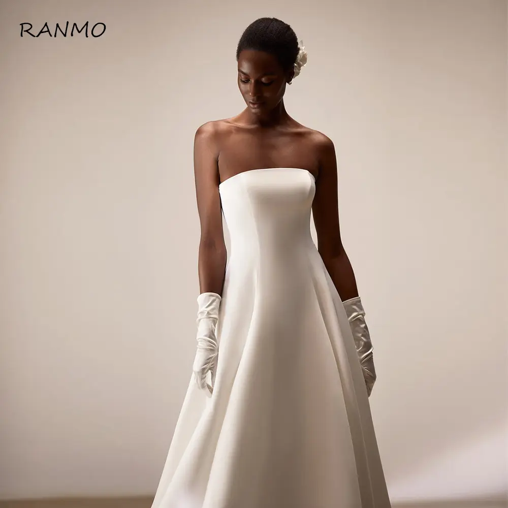 Simple Wedding Dress Ivory Stain Strapless A Line Modern Wedding Gowns for Women 2023 Bride Pockets Lace Up Backless Brial Dress