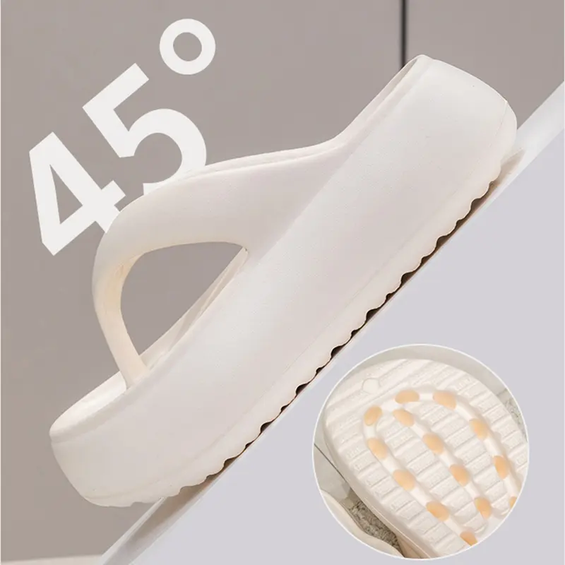 Clip Toe Thick Bottom Cloud Slippers Woman 2025 Non-slip Beach Flip Flops Women Summer Soft Sole Platform Sandals Slides Female