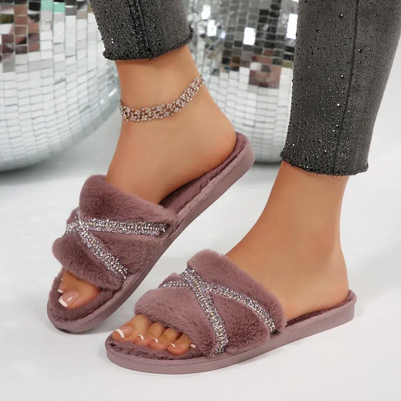 Luxury Glitter Chain Decoration Fur Slippers Women 2025 Winter Comfort Flat Heel Non Slip Indoor Slippers Warm Short Plush Slide