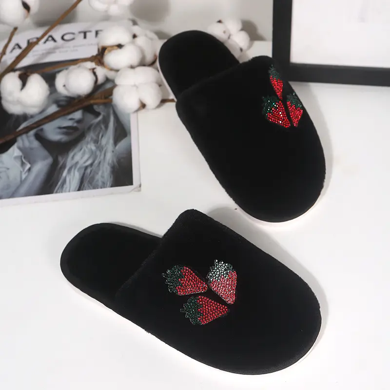 Cute Glitter Strawberry Furry Slides Women 2025 Winter Warm Short Plush Indoor Slippers Comfort Fur Non Slip Bedroom Slippers