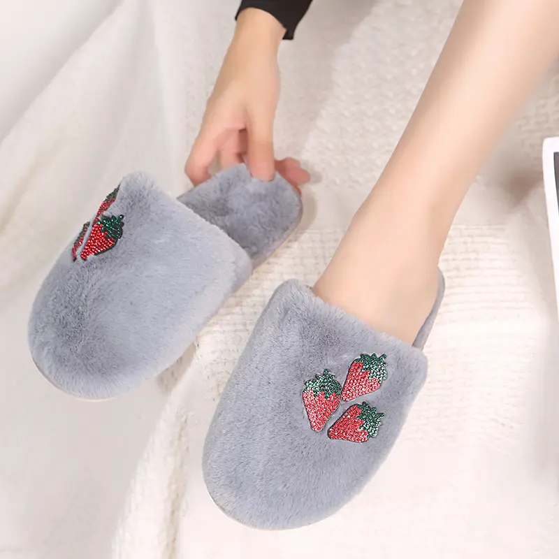 Cute Glitter Strawberry Furry Slides Women 2025 Winter Warm Short Plush Indoor Slippers Comfort Fur Non Slip Bedroom Slippers