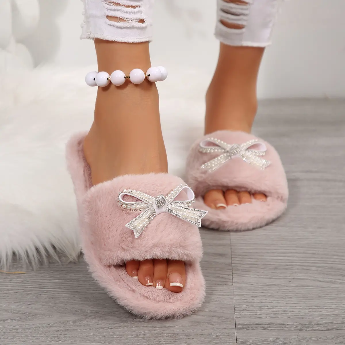 Elegant Glitter Bowknotfaux Fur Slides Women 2025 Winter Warm Short Plush Indoor Slippers Soft Sole Non Slip Furry Slippers