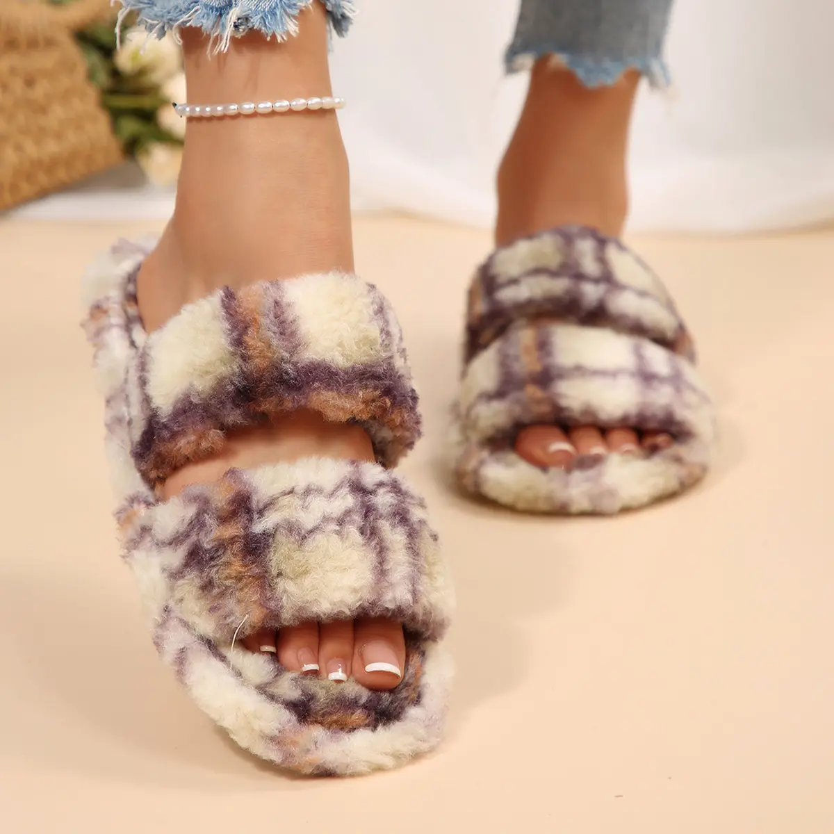Retro Plaid Short Plush Slippers Women 2025 Winter Warm Faux Fur Non Slip Indoor Slippers Soft Sole Flat Heel Furry Slides