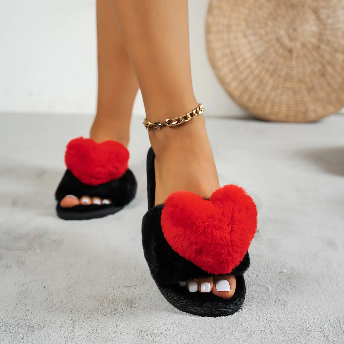 Cute Red Plush Heart Cotton Slides Women 2025 Winter Warm Short Plush Non Slip Couple Slippers Soft Flat Heel Indoor Slippers