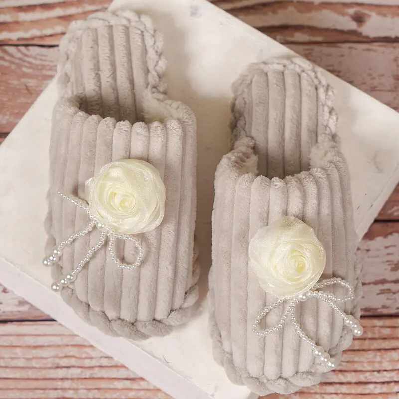 Luxury Pearl Flower Decoration Cotton Slides Women 2025 Winter Warm Corduroy Non Slip Indoor Slippers Soft Flat Heel Slippers