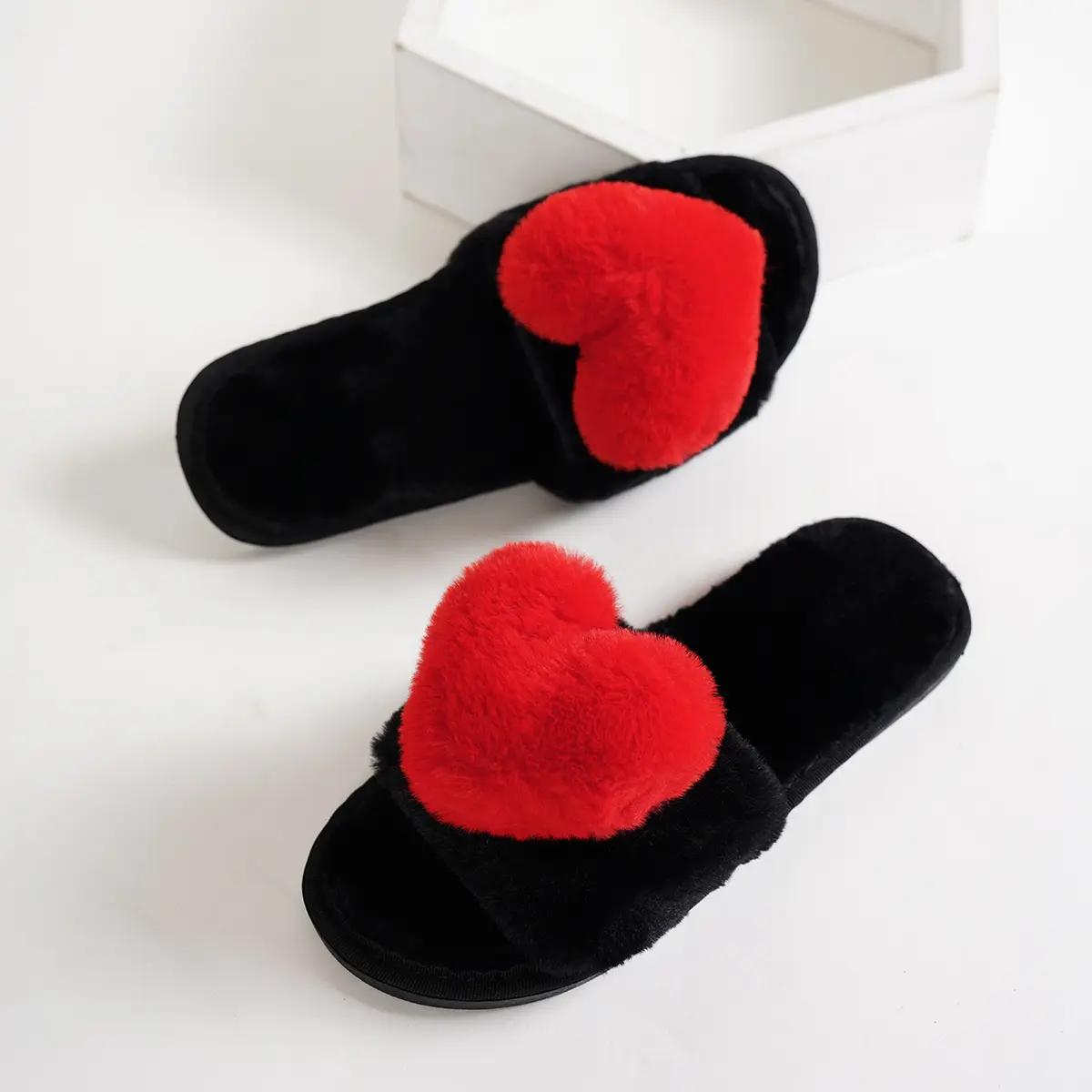 Cute Red Plush Heart Cotton Slides Women 2025 Winter Warm Short Plush Non Slip Couple Slippers Soft Flat Heel Indoor Slippers