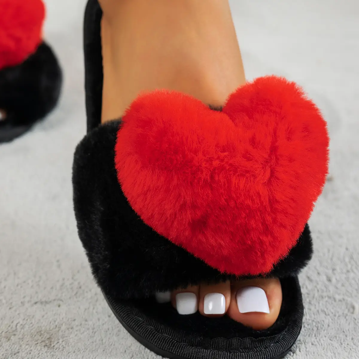 Cute Red Plush Heart Cotton Slides Women 2025 Winter Warm Short Plush Non Slip Couple Slippers Soft Flat Heel Indoor Slippers