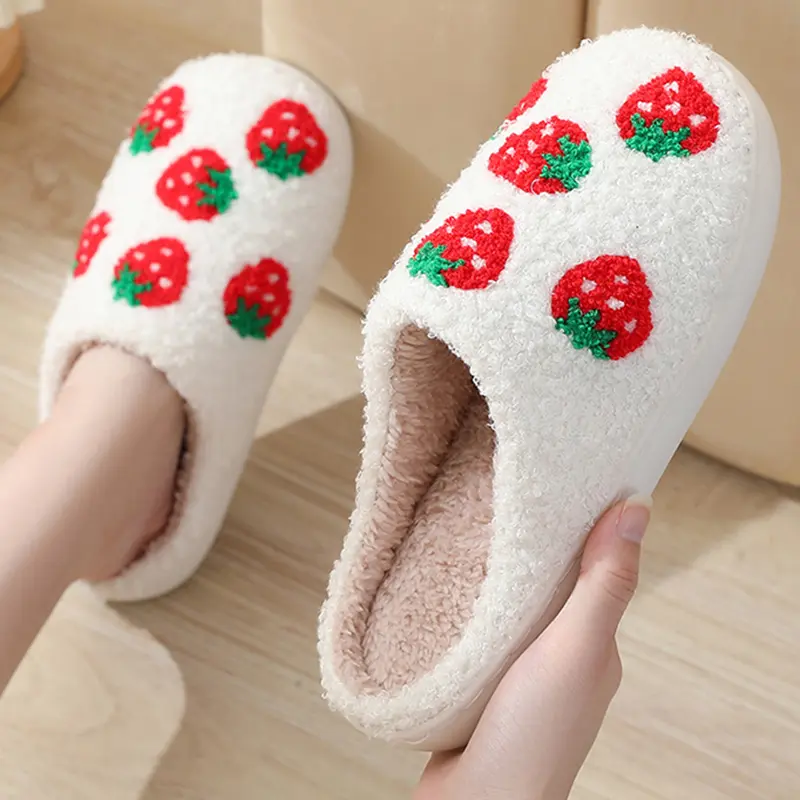 Cute Strawberry Print Cotton Indoor Slippers Women 2025 Winter Comfort Non Slip Bedroom Slides Warm Short Plush Couple Slippers