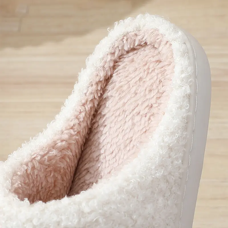 Cute Strawberry Print Cotton Indoor Slippers Women 2025 Winter Comfort Non Slip Bedroom Slides Warm Short Plush Couple Slippers