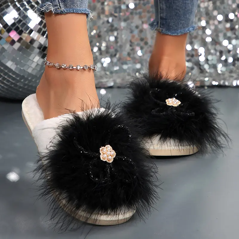 Luxury Faux Fur Cotton Slides Women 2025 Winter Warm Short Plush Indoor Slippers Comfort Flat Heel Non Slip Bedroom Slippers