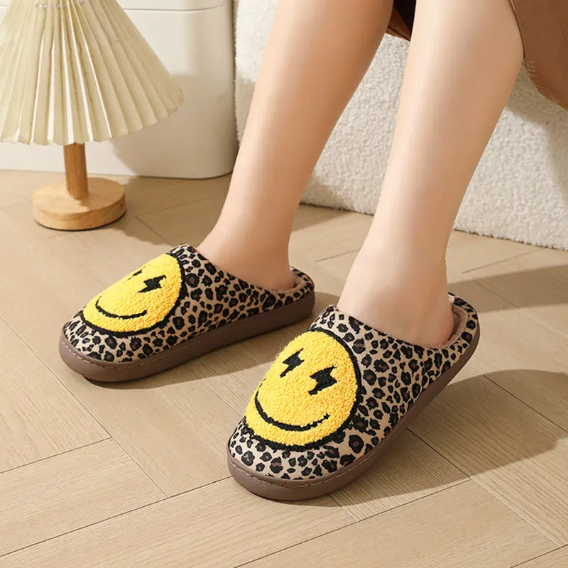 Fashion Leopard Cotton Indoor Slippers Women 2025 Winter Splicing Smiley Face Non Slip Bedroom Slides Warm Short Plush Slippers