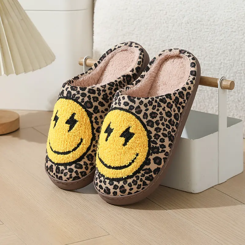 Fashion Leopard Cotton Indoor Slippers Women 2025 Winter Splicing Smiley Face Non Slip Bedroom Slides Warm Short Plush Slippers