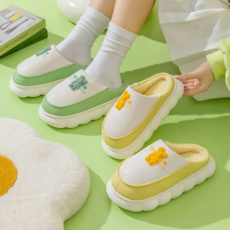 Soft Thick Bottom Non Slip Cotton Indoor Slippers Women 2025 Winter Cute Bear Couple Home Slides Warm Short Plush Slippers