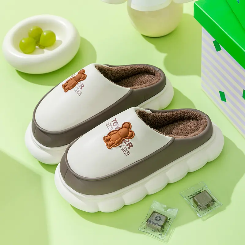 Soft Thick Bottom Non Slip Cotton Indoor Slippers Women 2025 Winter Cute Bear Couple Home Slides Warm Short Plush Slippers