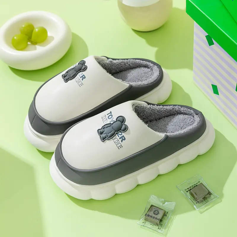 Soft Thick Bottom Non Slip Cotton Indoor Slippers Women 2025 Winter Cute Bear Couple Home Slides Warm Short Plush Slippers