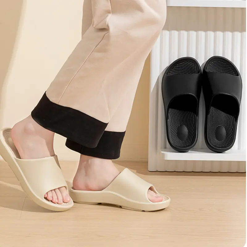Solid Color Soft Sole Cloud Slides Woman Thick Platform Slippers Women Summer 2025 Lightweight Non-Slip Beach Shoes Flip Flops