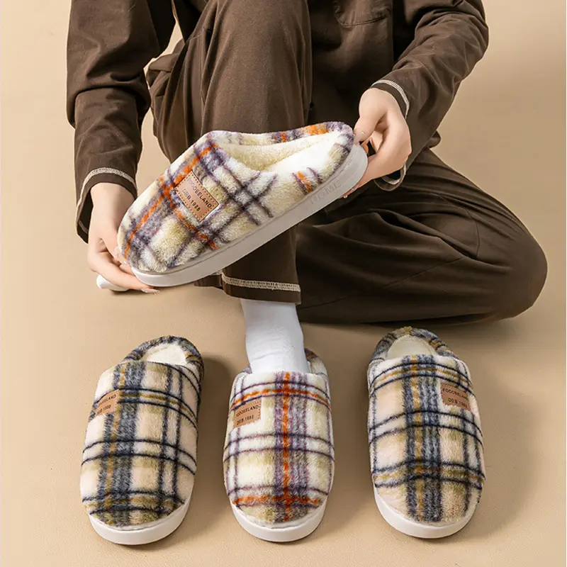 Mix Color Plaid Furry Indoor Slippers Women 2025 Winter Warm Plush Soft Sole Couple Slippers Comfort Non Slip Fluffy Fur Slides