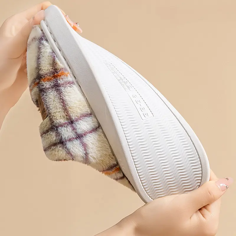 Mix Color Plaid Furry Indoor Slippers Women 2025 Winter Warm Plush Soft Sole Couple Slippers Comfort Non Slip Fluffy Fur Slides