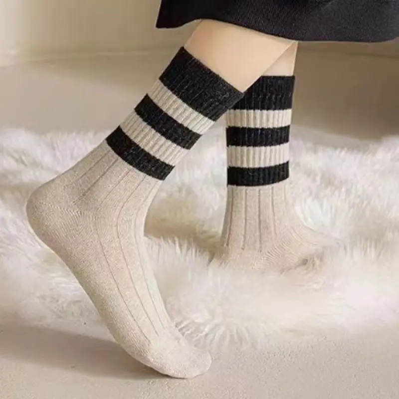 5 Pairs Retro Striped Stockings Women 2025 Autumn Winter Warm Breathable Non Slip Cotton Socks Super Elasti Mid Calf Sock Unisex