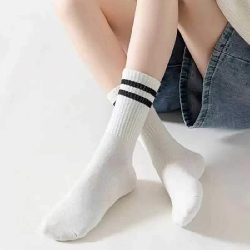 Fashion Mix Color Socks for Couples 2025 Autumn Letter Print Breathable Cotton Sports Socks 5 Pairs Women's Stripe Stockings