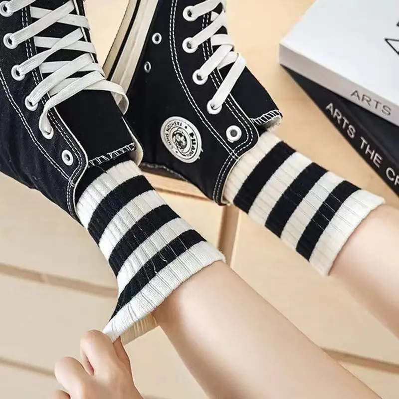 Stylish Black and White Striped Couple's Socks 2025 Autumn Winter Breathable Cotton Non Slip Sports Socks Women's Stockings