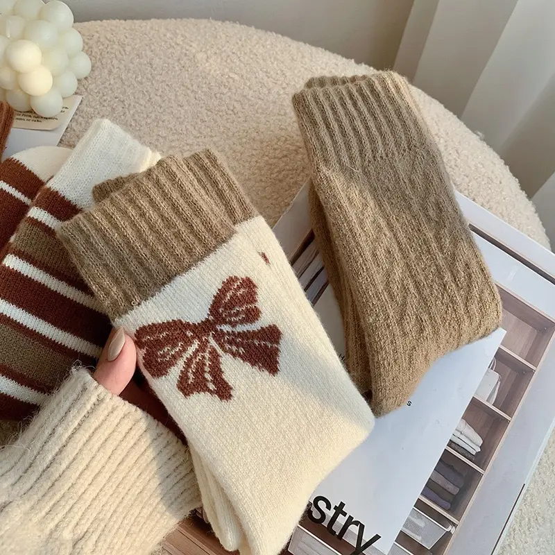 Vintage Brown Bowknot Thick Cotton Socks Women 2025 Winter Comfort Warm Fluffy Knitted Socks Retro Stripe Women's Stockings