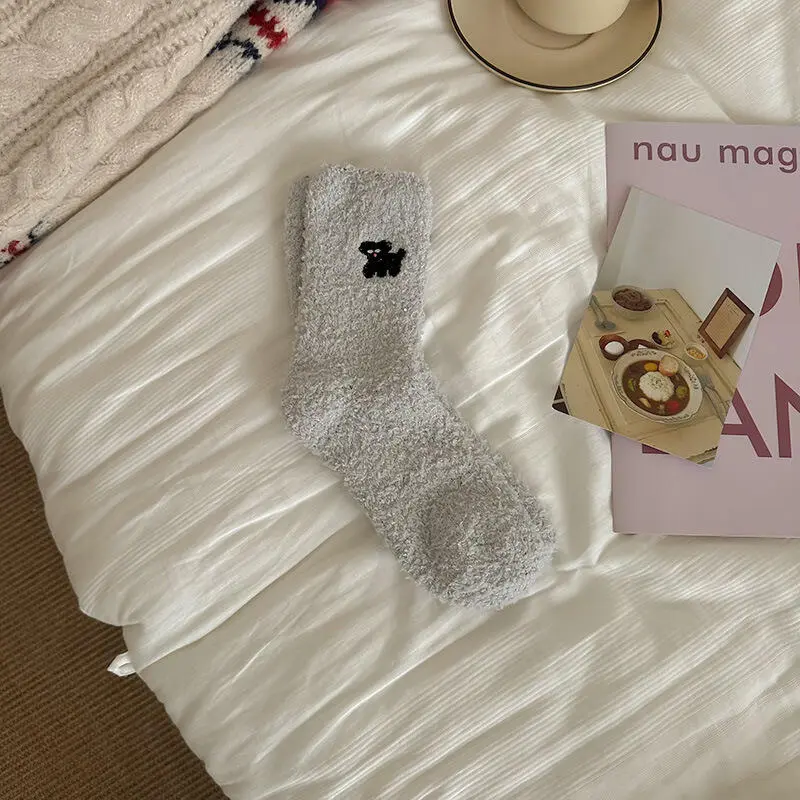 Coral Fleece Maternity Socks Women 2025 Winter 5 Pairs Cute Cartoon Embroidery Comfort Cotton Socks Non Slip Postpartum Stocking